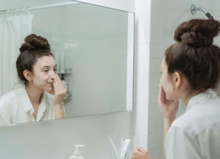 The 5-Step Night Routine Dermatologists Actually Approve